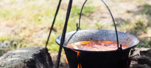 Bálint atya búcsúmiséje - közös vacsora