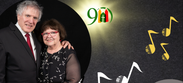 Zongorakoncert a templomunkban