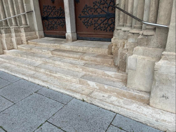 Templomunk megújult