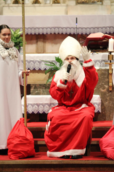 Szent Miklós püspök látogatása a templomunkban