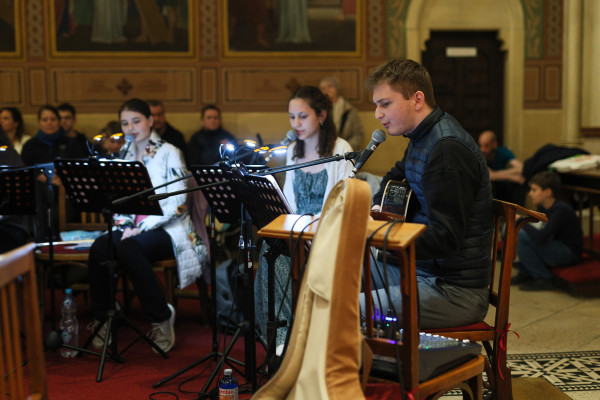 Dicsőítő és gyógyító est Marcin Zielinskivel