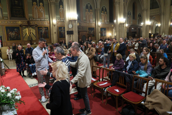 Dicsőítő és gyógyító est Marcin Zielinskivel